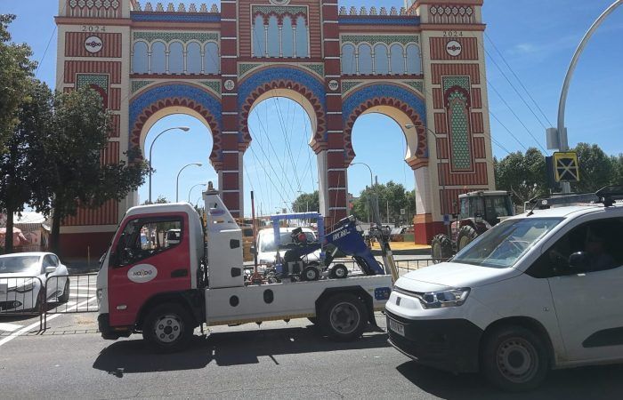 Huelga-Grua-Municipal-de-Sevilla-durante-la-Feria-de-Abril-e1712837760162